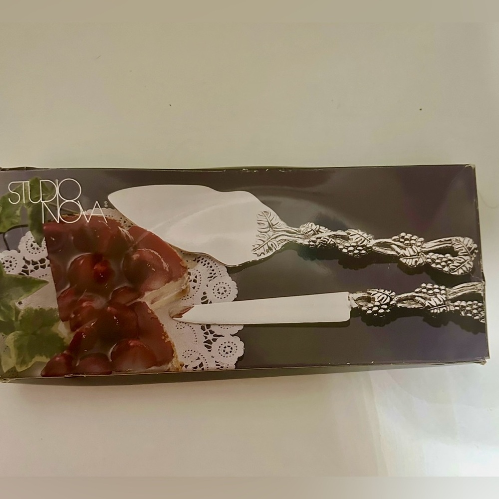 Studio Nova Silver Cake Server Set with Intricate Design